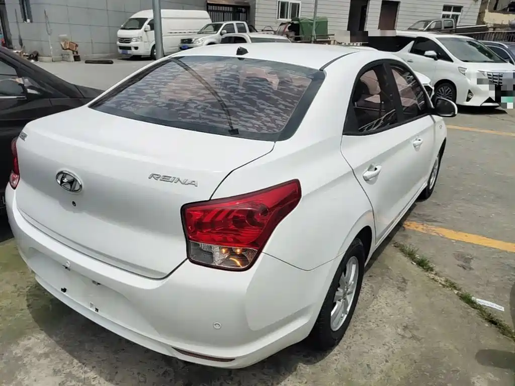 Hyundai Verna — фото 7