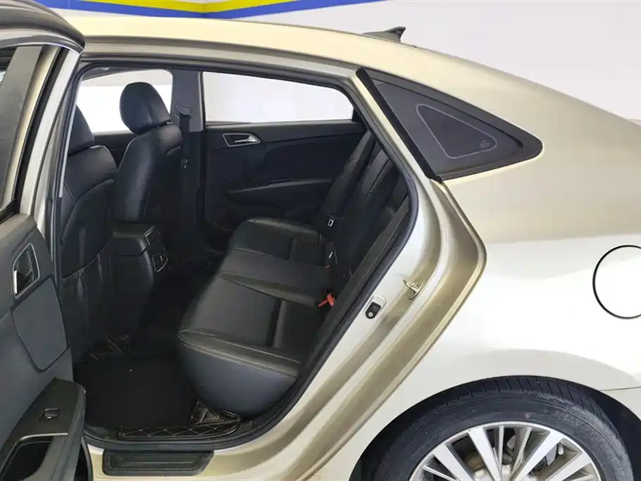 Hyundai Mistra — фото 11