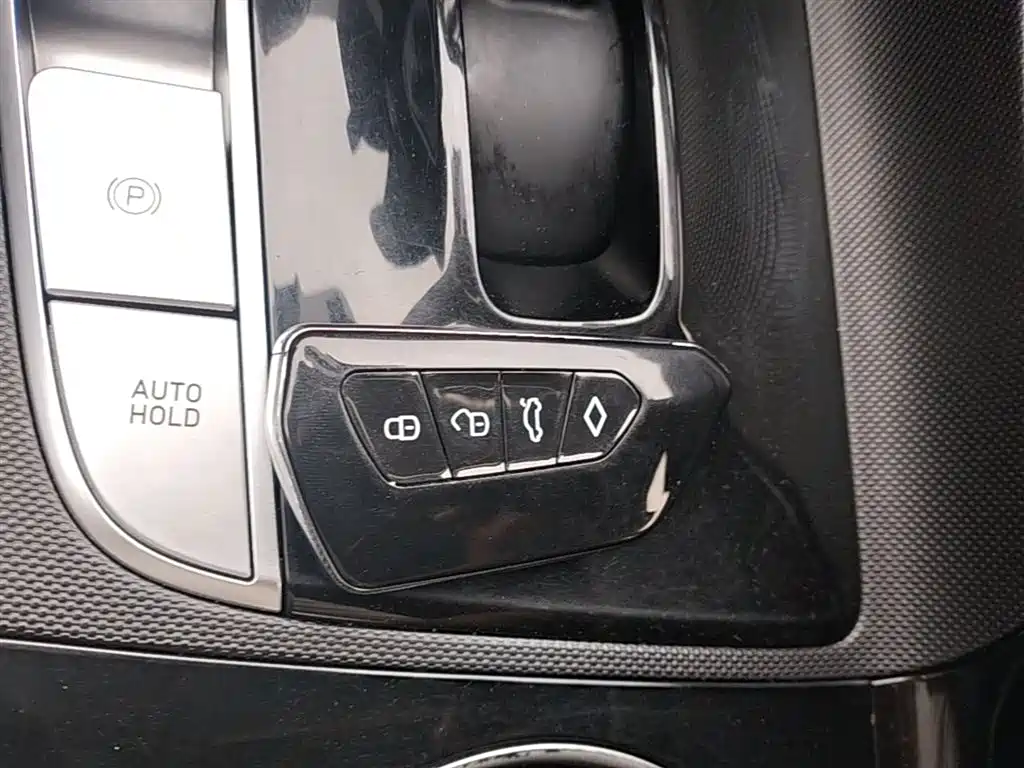 Hyundai Elantra — фото 9