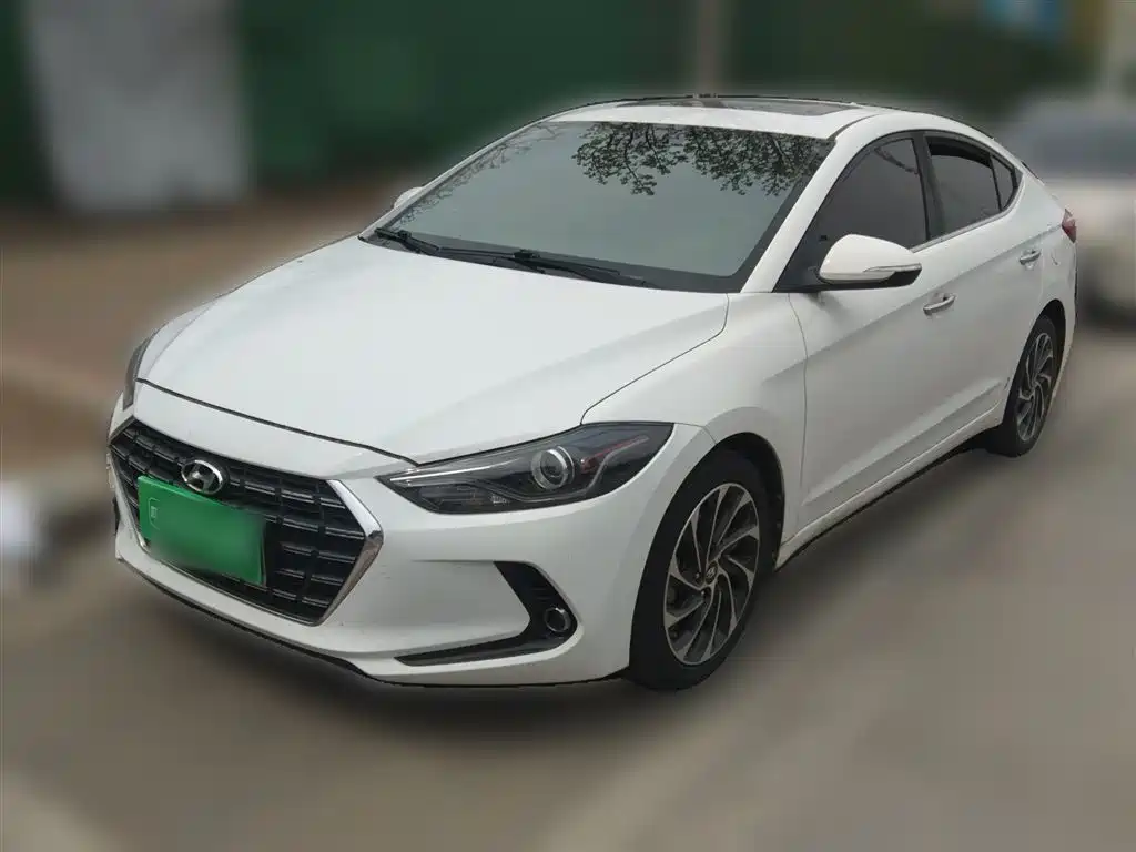 Hyundai Elantra — фото 2