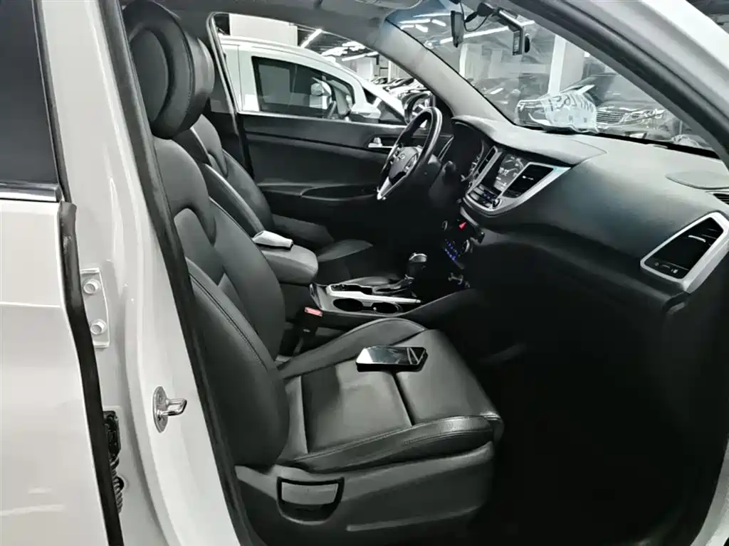 Hyundai Tucson — фото 25