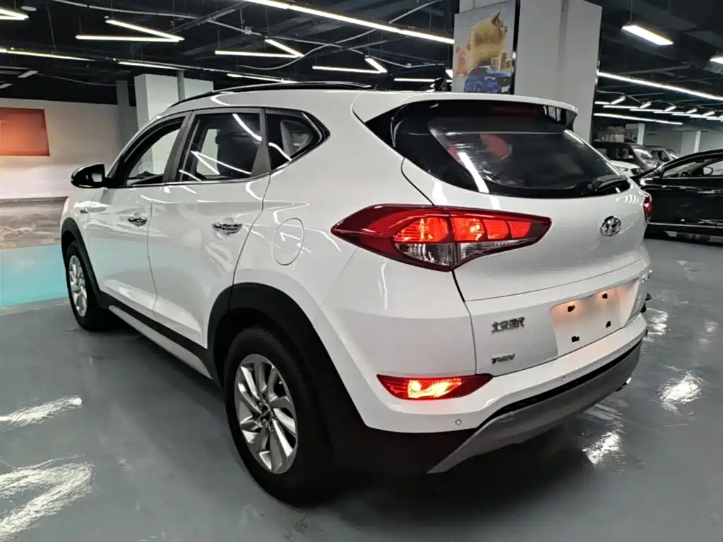 Hyundai Tucson — фото 5