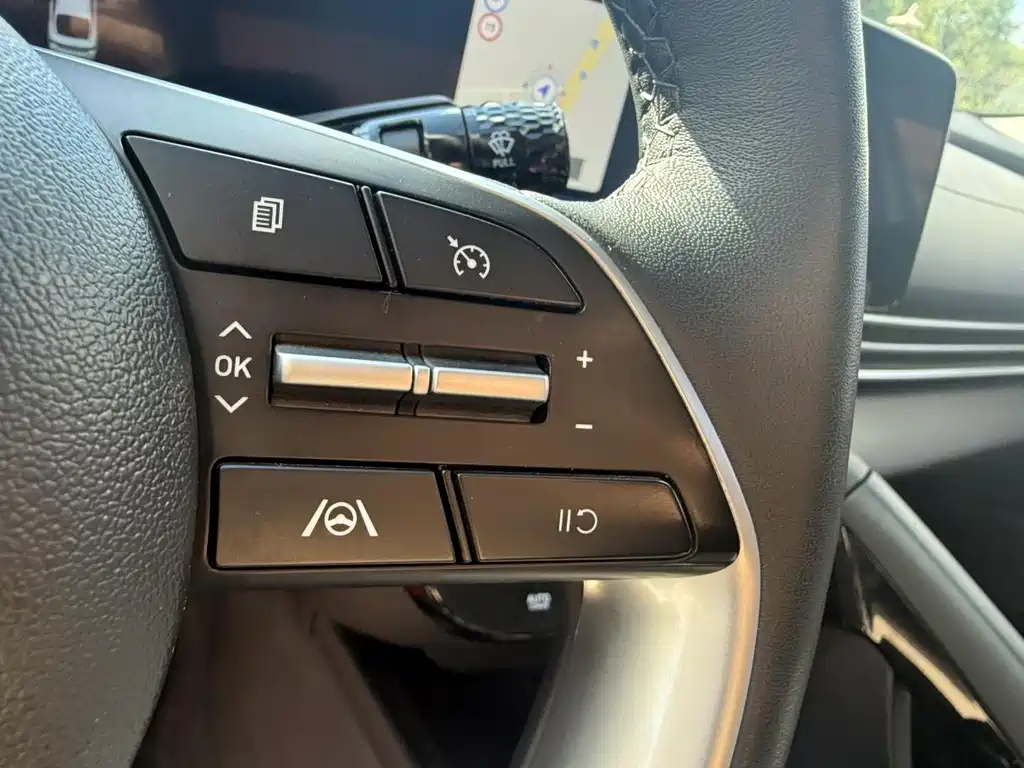 Hyundai Elantra — фото 11