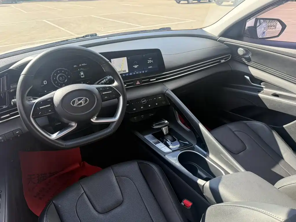 Hyundai Elantra — фото 14