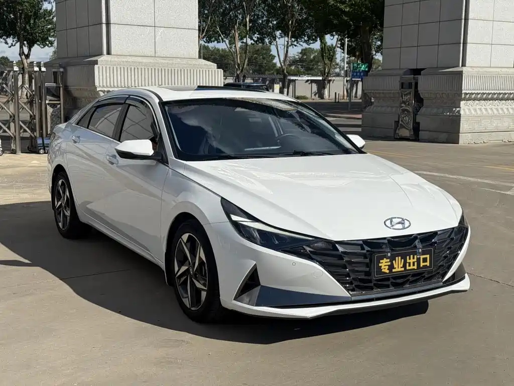 Hyundai Elantra — фото 3