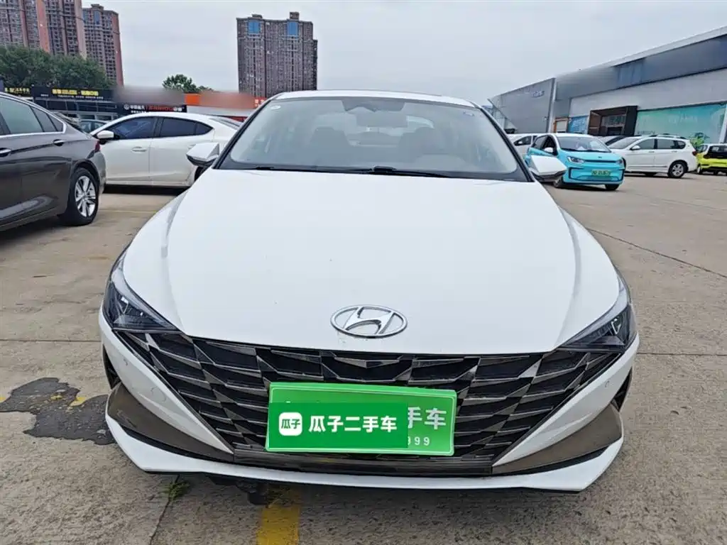 Hyundai Elantra — фото 3