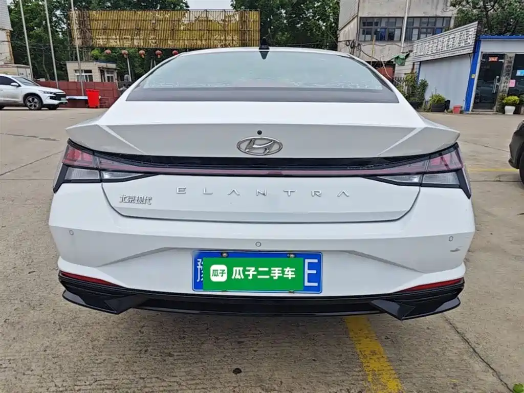 Hyundai Elantra — фото 6