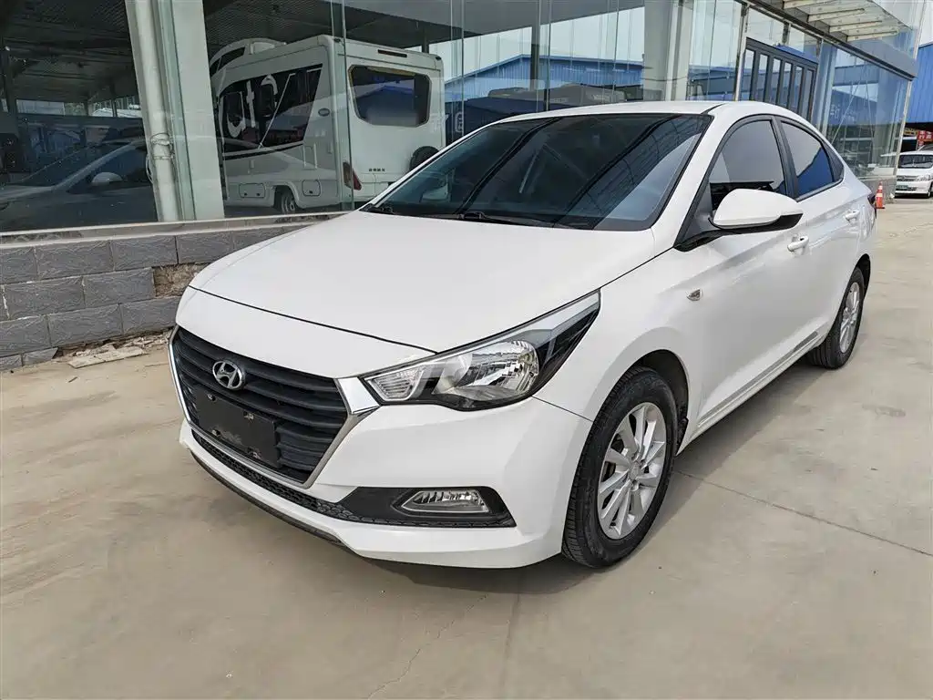 Hyundai Verna — фото 2