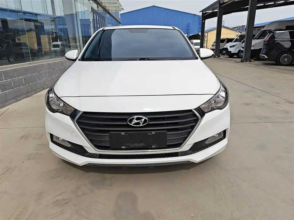 Hyundai Verna — фото 10