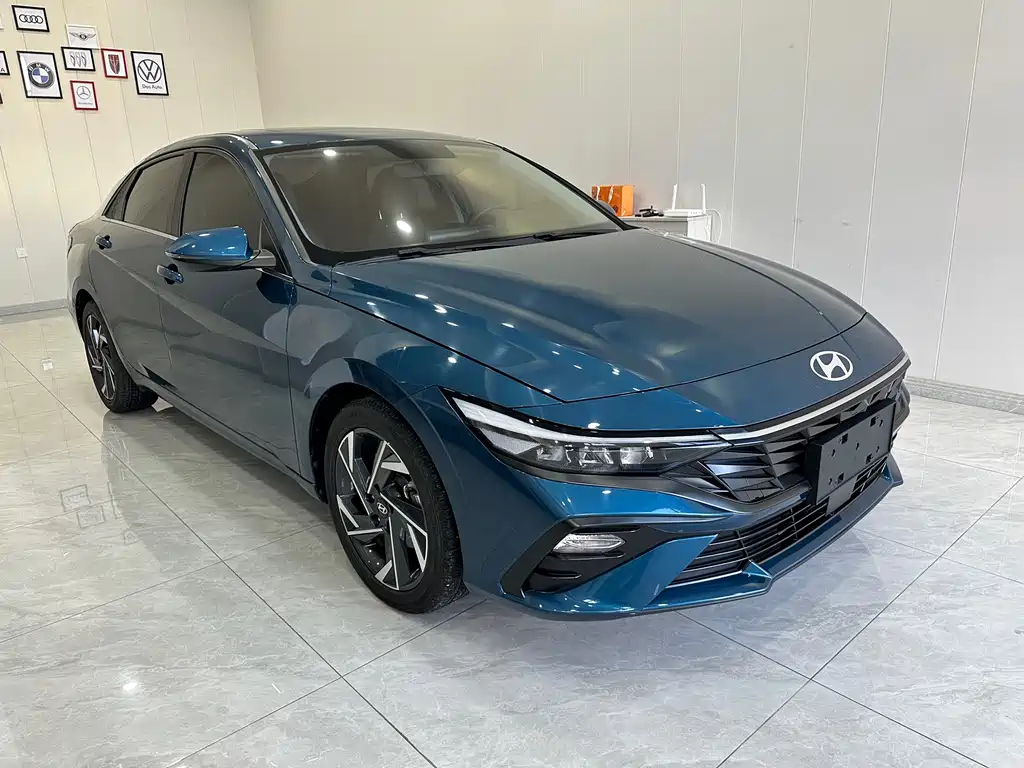 Hyundai Elantra — фото 3