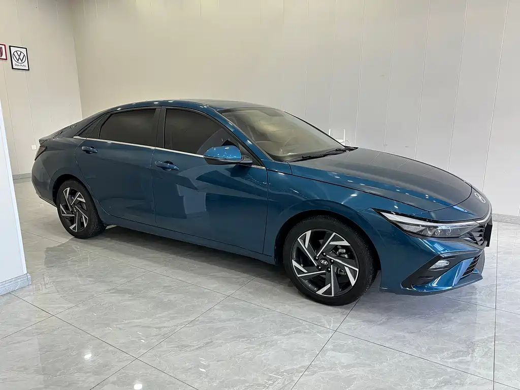 Hyundai Elantra — фото 4