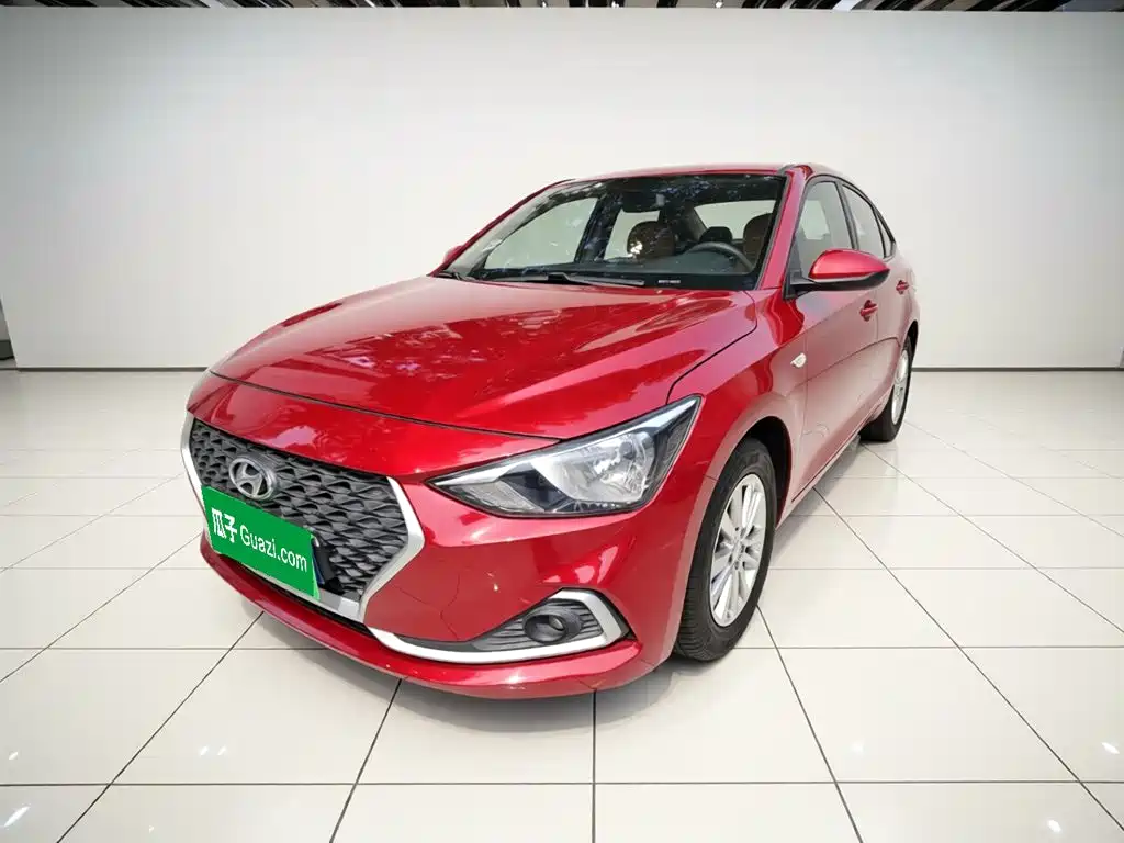 Hyundai Elantra — фото 2