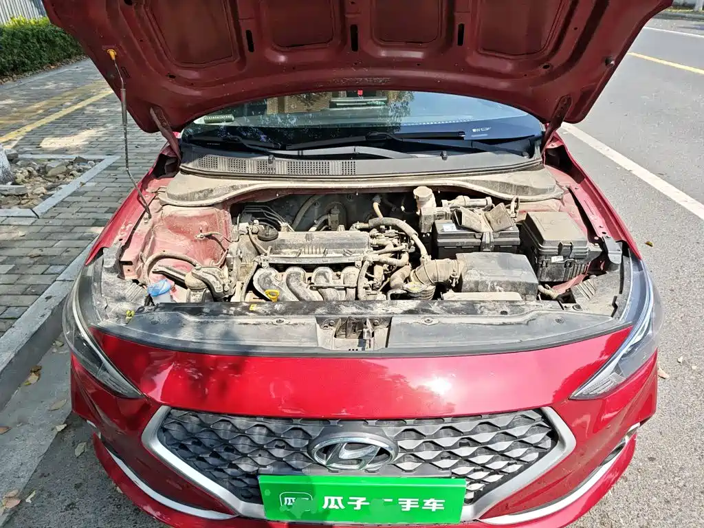 Hyundai Elantra — фото 11