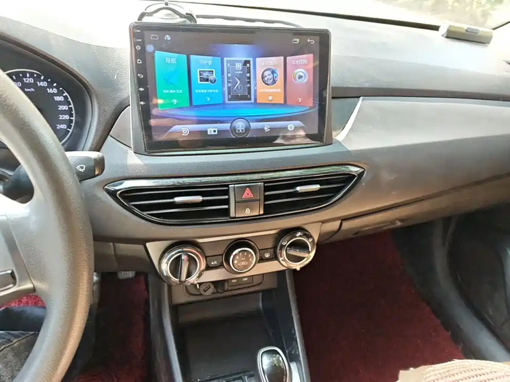 Hyundai Elantra — фото 15