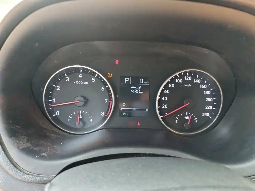 Hyundai Elantra — фото 4
