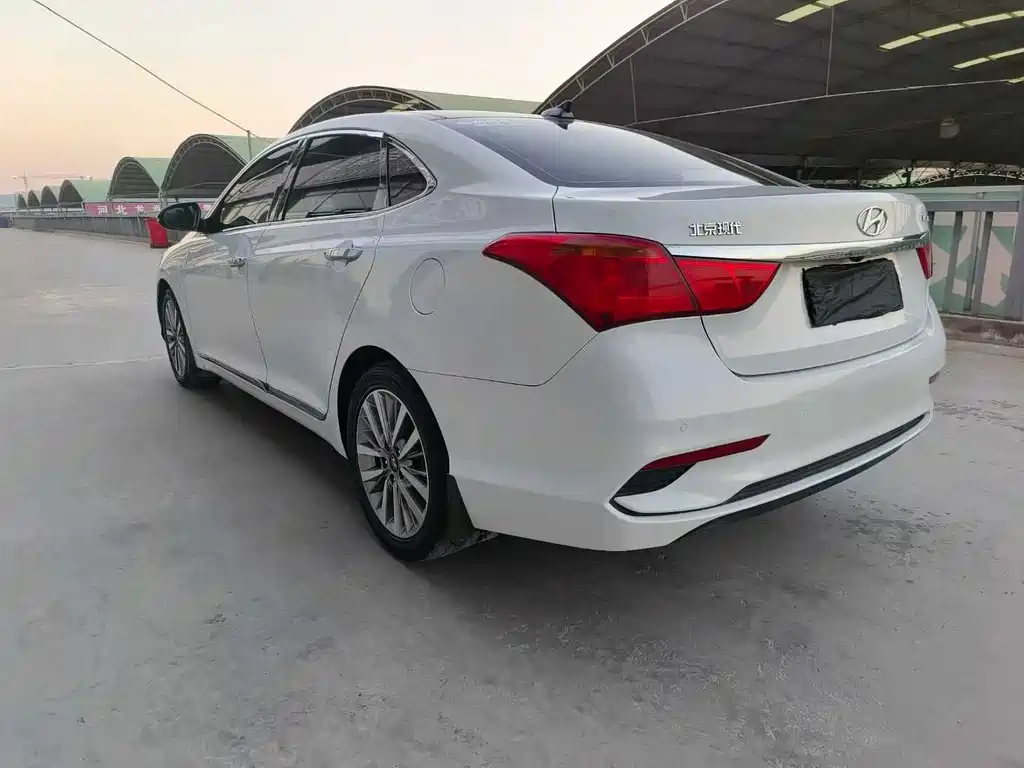 Hyundai Mistra — фото 4