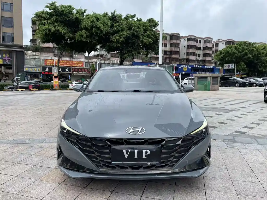 Hyundai Elantra — фото 2