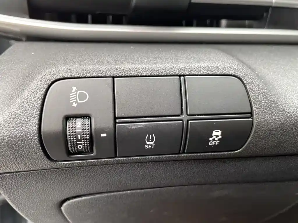 Hyundai Elantra — фото 13