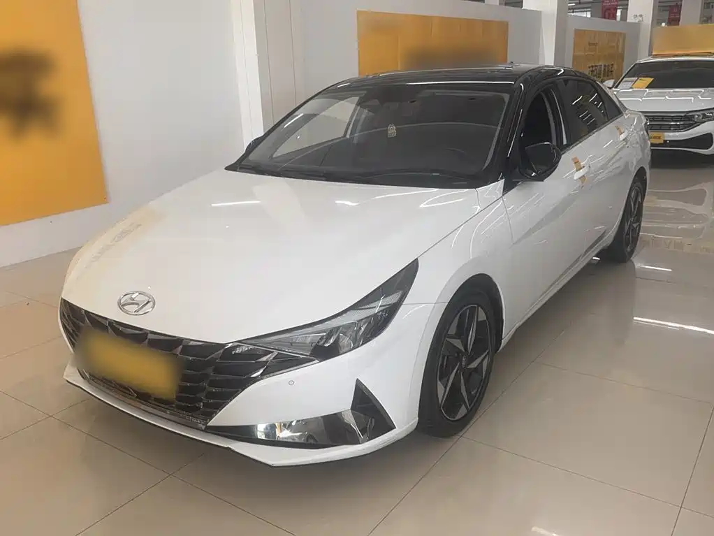 Hyundai Elantra — фото 2