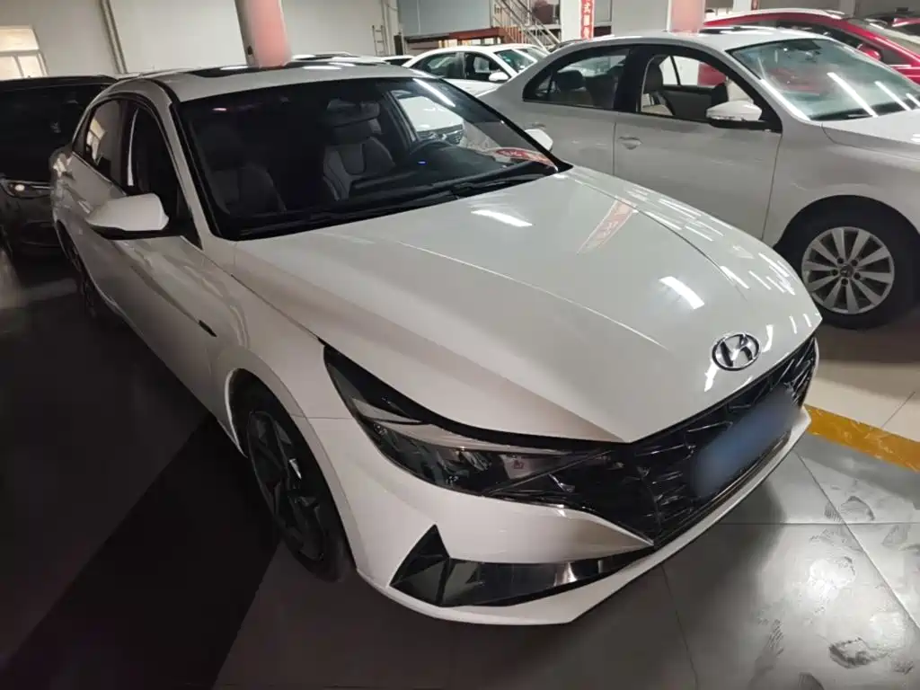 Hyundai Elantra — фото 4