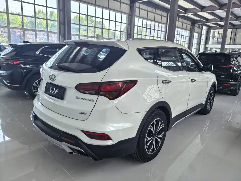 Hyundai Santa Fe — фото 4