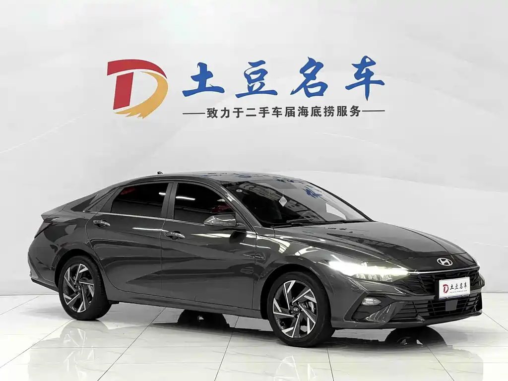 Hyundai Elantra — фото 3