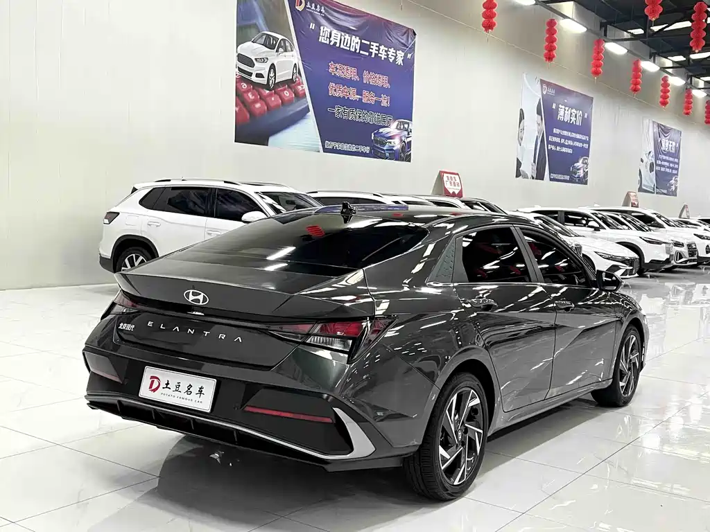Hyundai Elantra — фото 4