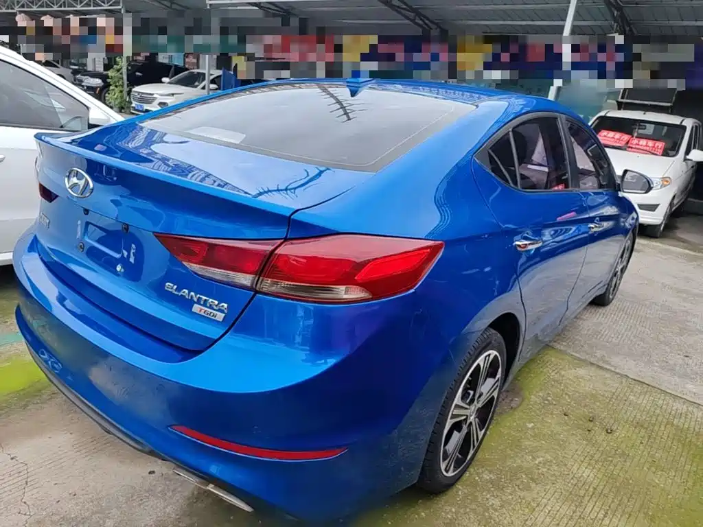 Hyundai Elantra — фото 6