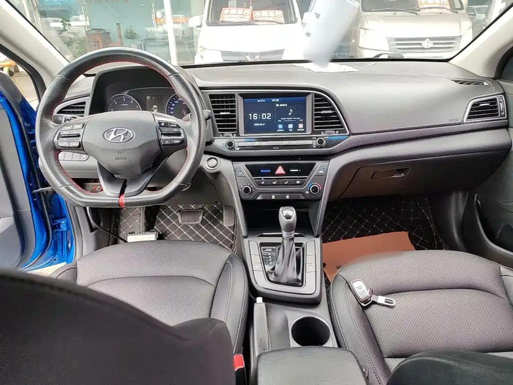 Hyundai Elantra — фото 9