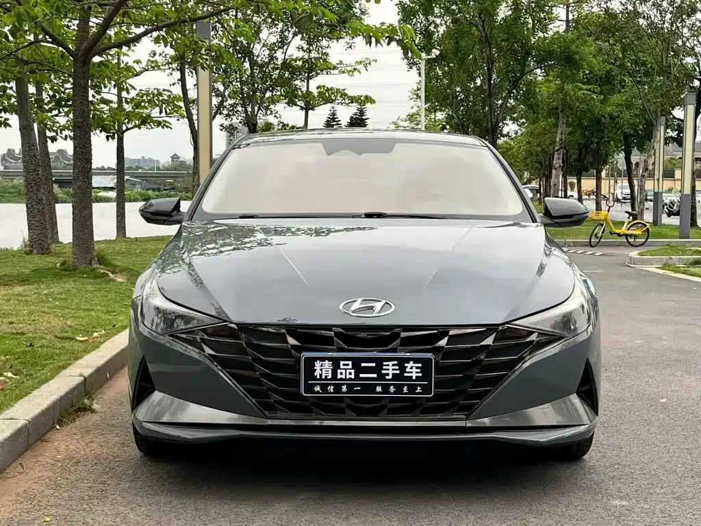 Hyundai Elantra — фото 3