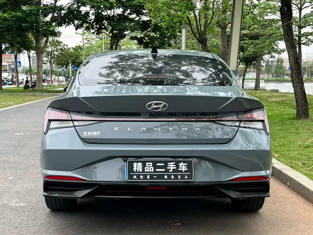 Hyundai Elantra — фото 9