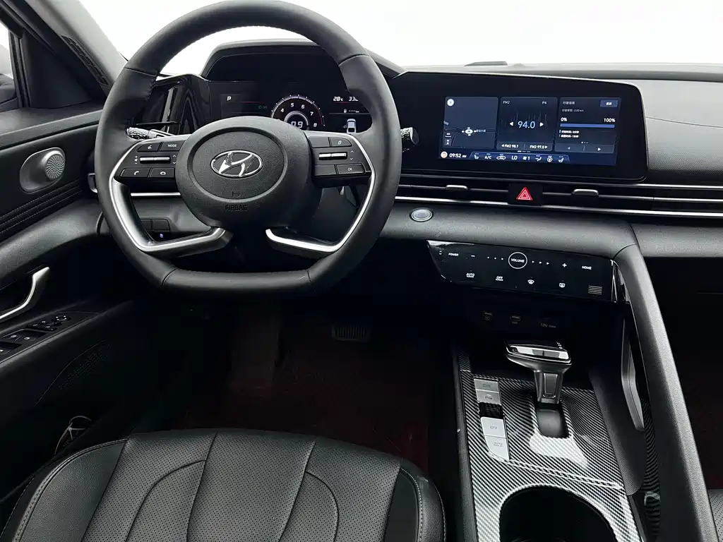 Hyundai Elantra — фото 10