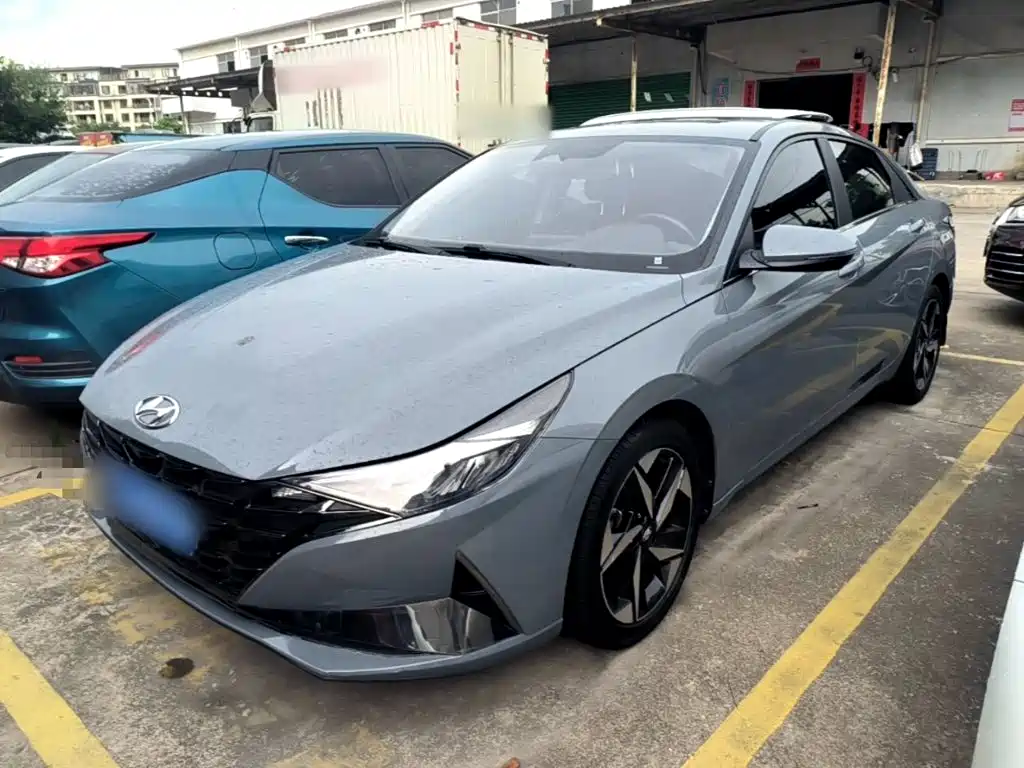 Hyundai Elantra — фото 2