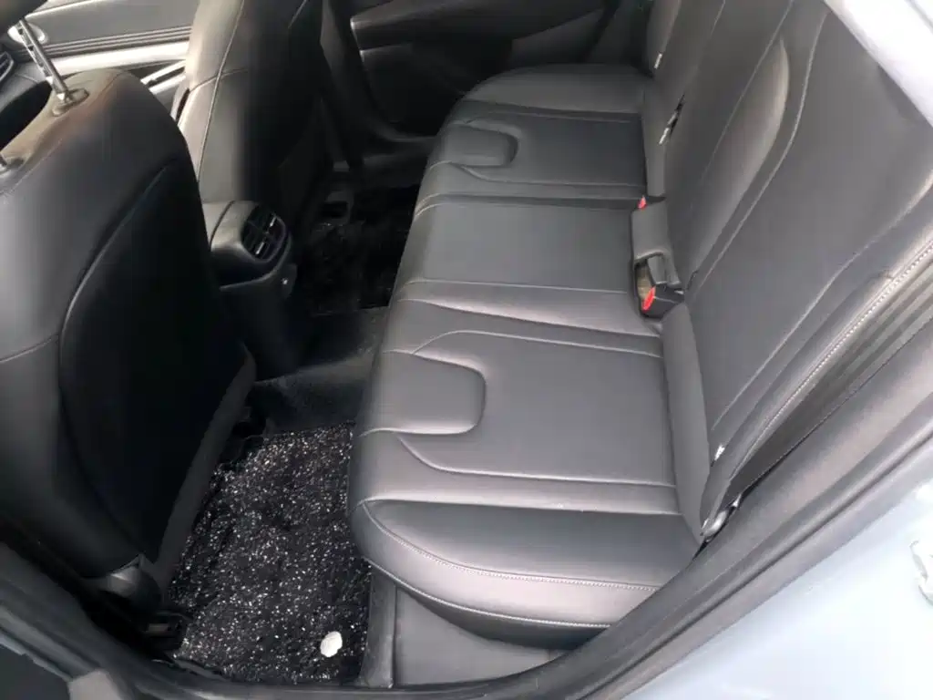 Hyundai Elantra — фото 17