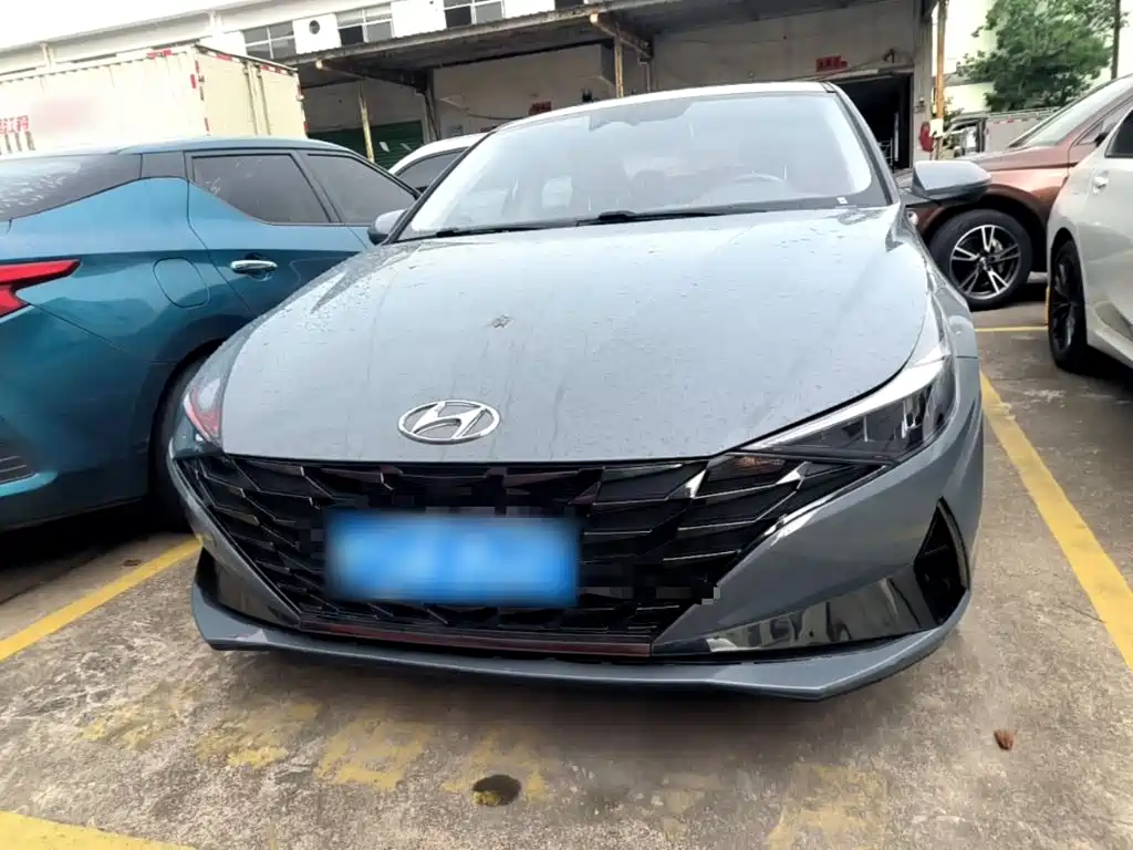 Hyundai Elantra — фото 3