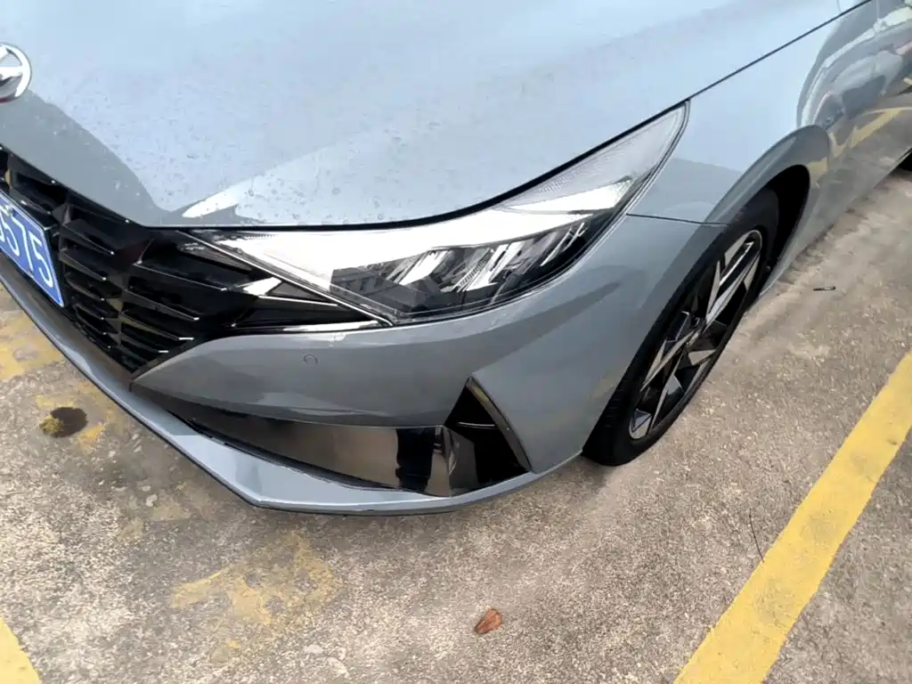 Hyundai Elantra — фото 24