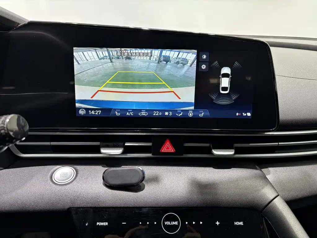Hyundai Elantra — фото 19