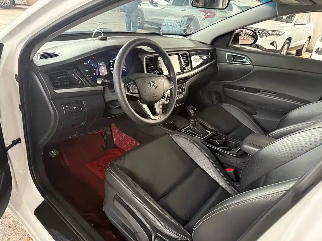 Hyundai Mistra — фото 3