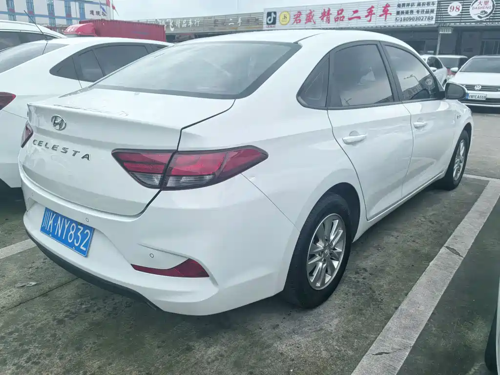 Hyundai Elantra — фото 4