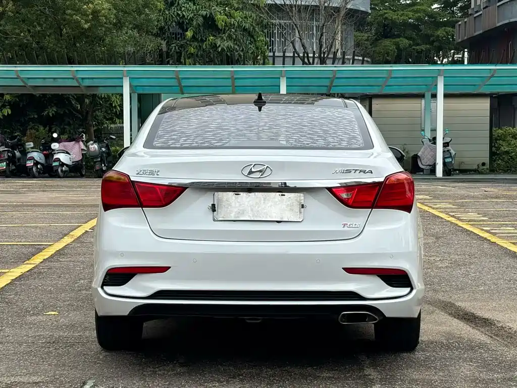 Hyundai Mistra — фото 8