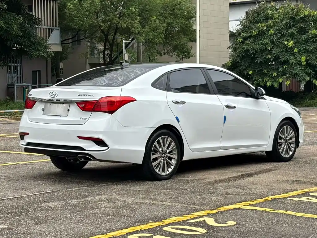 Hyundai Mistra — фото 9
