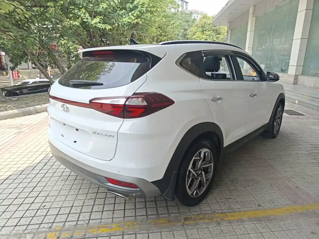 Hyundai Tucson — фото 7