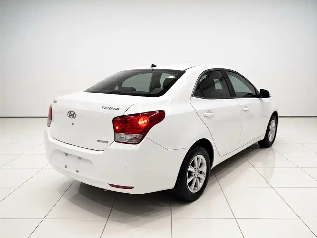 Hyundai Verna — фото 7