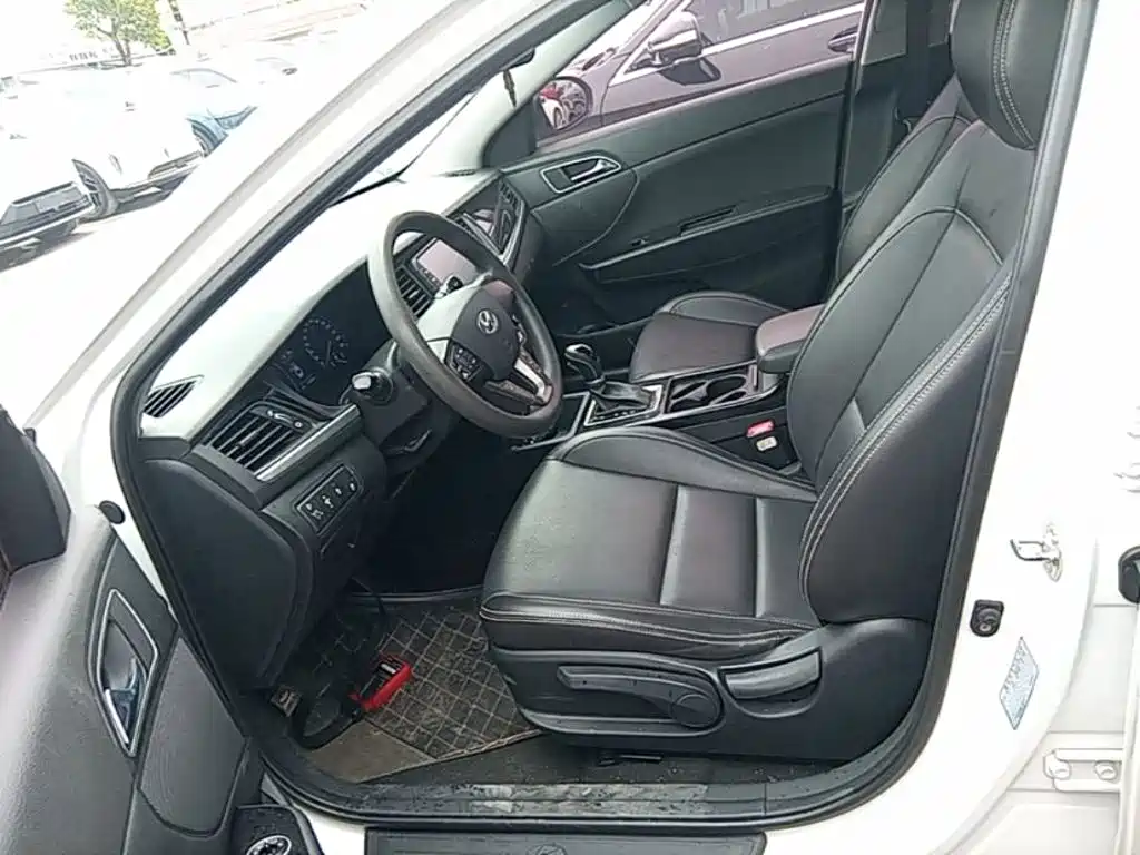 Hyundai Mistra — фото 11
