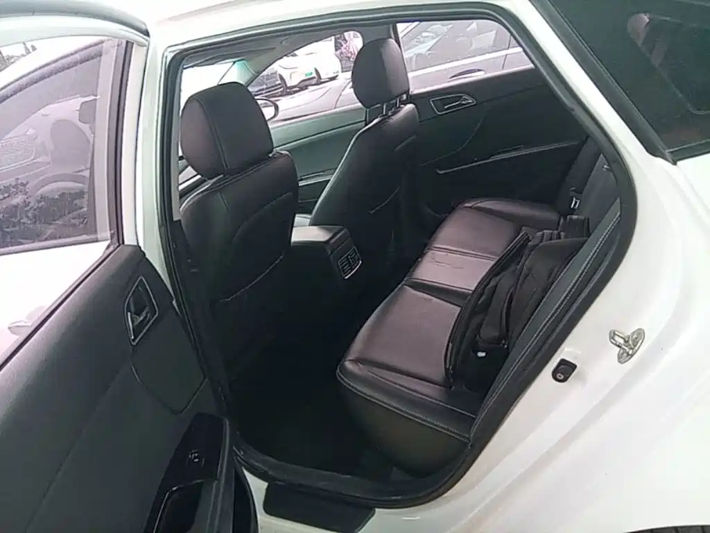 Hyundai Mistra — фото 13