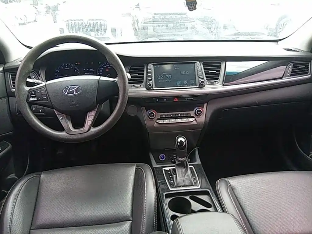 Hyundai Mistra — фото 6