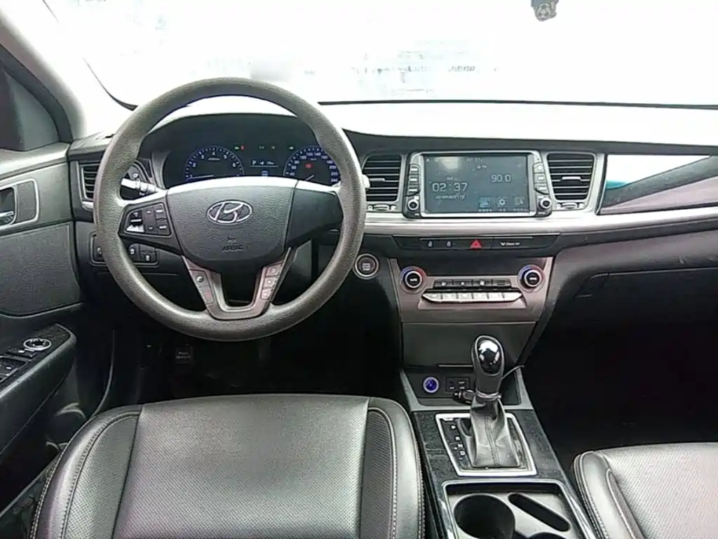 Hyundai Mistra — фото 7