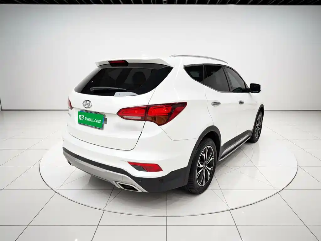 Hyundai Santa Fe — фото 5