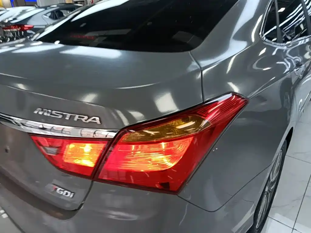 Hyundai Mistra — фото 8