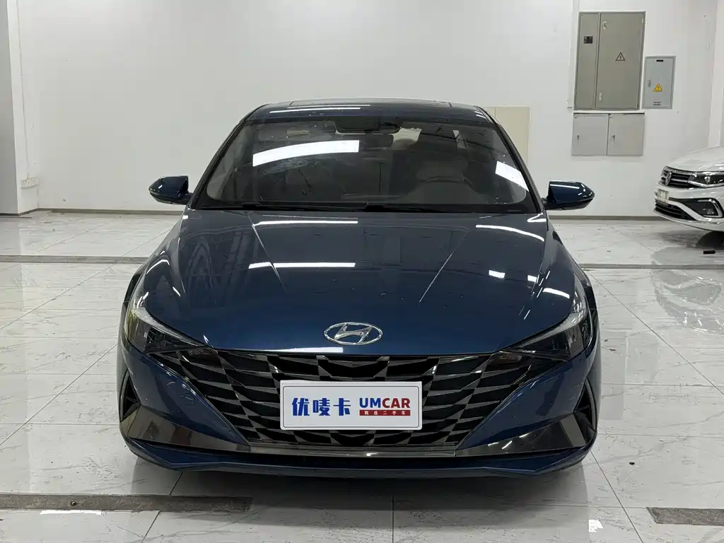 Hyundai Elantra — фото 2